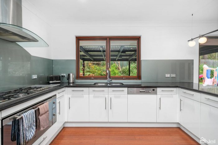 1 Barbigal Rd, Roleystone WA 6111, Australia