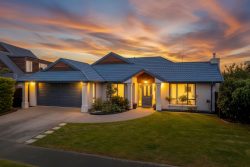 16 Bottle Lake Drive, Parklands, Christchurch City, Canterbury, 8083, New Zealand