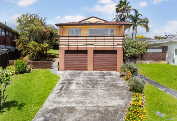 7 Butterworth Drive, Glendene, Waitakere City, Auckland, 0602, New Zealand