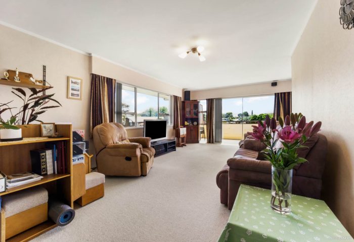 7 Butterworth Drive, Glendene, Waitakere City, Auckland, 0602, New Zealand