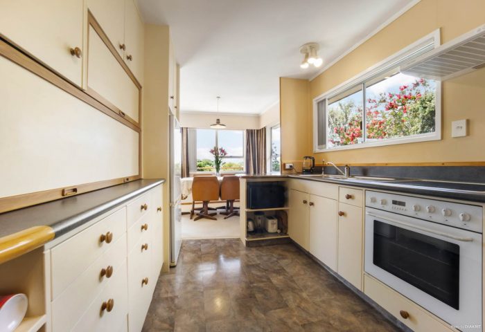 7 Butterworth Drive, Glendene, Waitakere City, Auckland, 0602, New Zealand