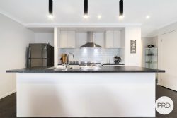 4 Cromwell Rd, Leneva VIC 3691, Australia