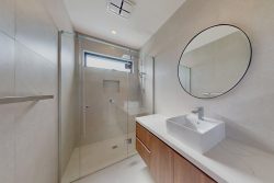 32D Estelle St, Oakleigh VIC 3166, Australia