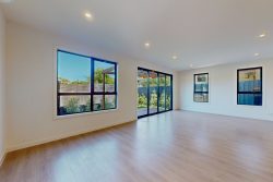 32D Estelle St, Oakleigh VIC 3166, Australia