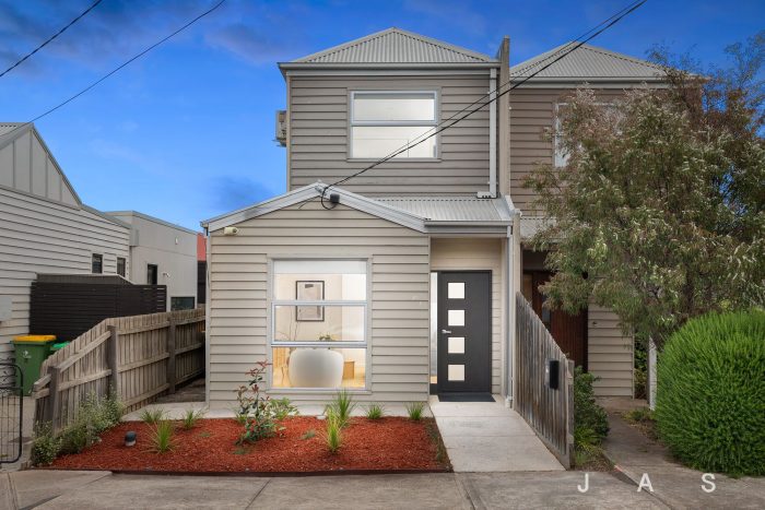 Unit 1/17 Dove St, West Footscray VIC 3012, Australia