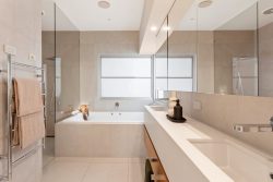 7 Esperance Ave, Brighton VIC 3186, Australia