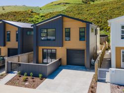 41 Farnworth Terrace, Churton Park, Wellington, 6037, New Zealand