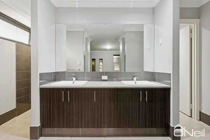 11 Foulkes Wy, Byford WA 6122, Australia