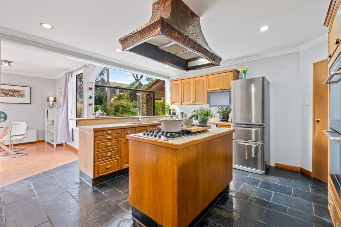 24 Gorman Street, Macandrew Bay, Dunedin, Otago, 9014, New Zealand