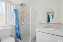 15 Gribble Ave, Armadale WA 6112, Australia