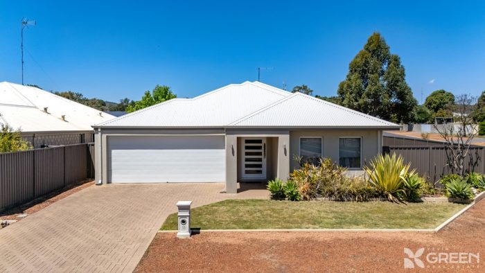 11 Harrison Way, Waroona WA 6215, Australia