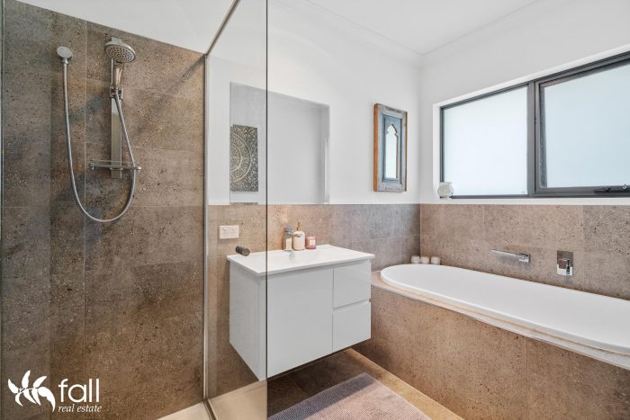 33 Hillview Dr, Margate TAS 7054, Australia