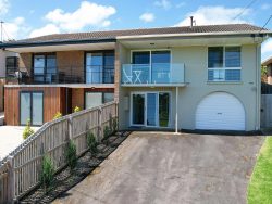Unit 2/108 Hickford Parade, Warrnambool VIC 3280, Australia