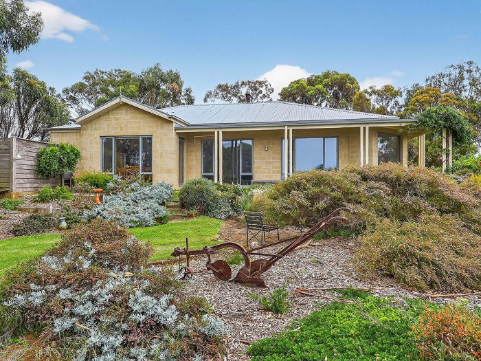30 Quarry Rd, Illowa VIC 3282, Australia
