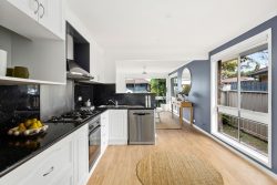 17 Fraser Cres, Albion Park NSW 2527, Australia