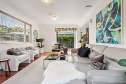 24 Duthie Street, Karori, Wellington, 6012, New Zealand