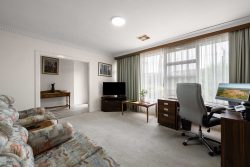 4 Karri Dr, Dernancourt SA 5075, Australia