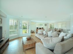 12 Lake Dr, Meringandan QLD 4352, Australia