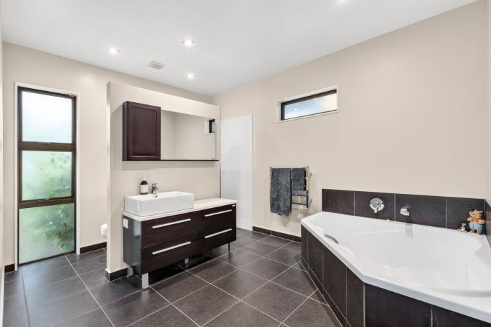 8A Gracefield Street, Wakatu, Nelson, Nelson / Tasman, 7011, New Zealand