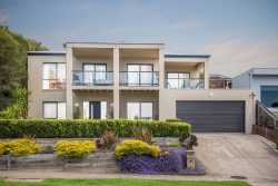 51 Leigh Rd, Highton VIC 3216, Australia