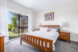 51 Leigh Rd, Highton VIC 3216, Australia