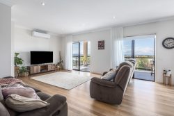 51 Leigh Rd, Highton VIC 3216, Australia