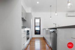 Unit 2/71 Lilac St, Ironbark VIC 3550, Australia