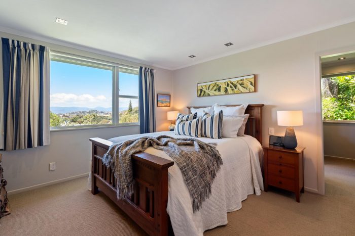 7 Doris Gordon Crescent, Crofton Downs, Wellington, 6035, New Zealand
