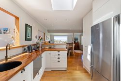 7 Doris Gordon Crescent, Crofton Downs, Wellington, 6035, New Zealand