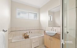 34 Madison Blvd, Mitcham VIC 3132, Australia