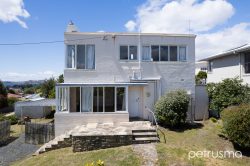 4 Manresa Ct, Sandy Bay TAS 7005, Australia