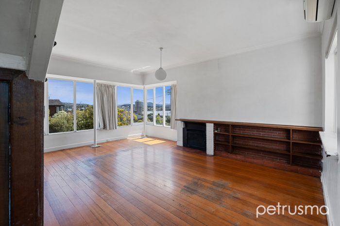 4 Manresa Ct, Sandy Bay TAS 7005, Australia