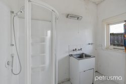 4 Manresa Ct, Sandy Bay TAS 7005, Australia