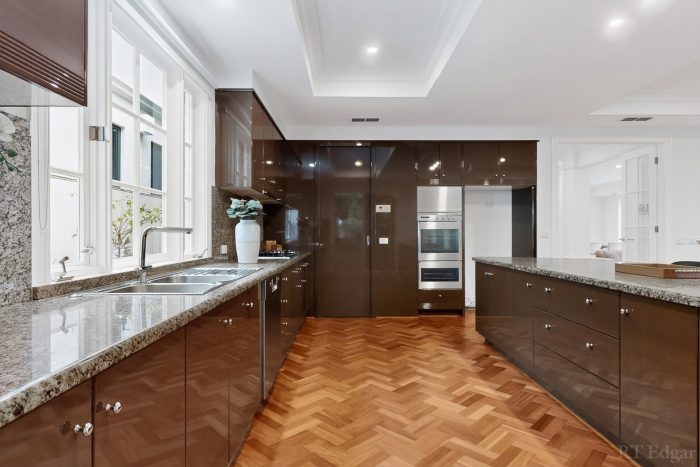 27 Mont Albert Rd, Canterbury VIC 3126, Australia