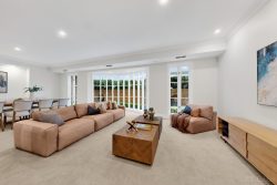 27 Mont Albert Rd, Canterbury VIC 3126, Australia