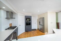 36 The Blvd, Australind WA 6233, Australia