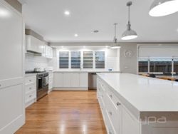 2 Nowie Cl, Kurunjang VIC 3337, Australia