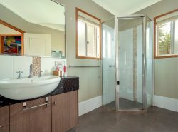 9 Oliver St, Highfields QLD 4352, Australia