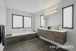 8 Port View Dr, Port Huon TAS 7116, Australia