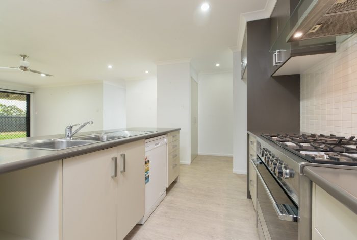 6 Redgum Dr, Kirkwood QLD 4680, Australia