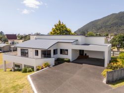 1 Centreway, Pauanui, Thames-Coromandel, Waikato, 3579, New Zealand