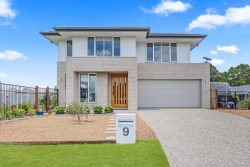 9 Sandcastles Cct, Burrum Heads QLD 4659, Australia