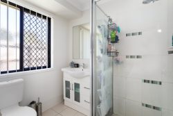 37 Severn Cres, North Lakes QLD 4509, Australia