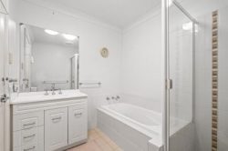 Unit 1/7 Station St, Woy Woy NSW 2256, Australia
