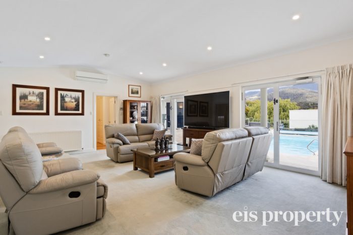 5 Strathaven Dr, Rosetta TAS 7010, Australia