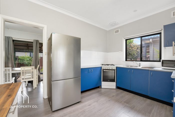 47 Trafalgar Ave, Woy Woy NSW 2256, Australia
