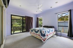 107 Valley Dr, Tallebudgera QLD 4228, Australia
