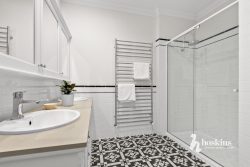 5 Vasey Concourse, Croydon VIC 3136, Australia