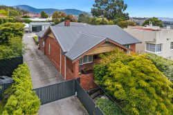 11 Salier Cres, Mount Stuart TAS 7000, Australia