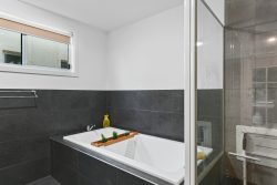 11 Salier Cres, Mount Stuart TAS 7000, Australia